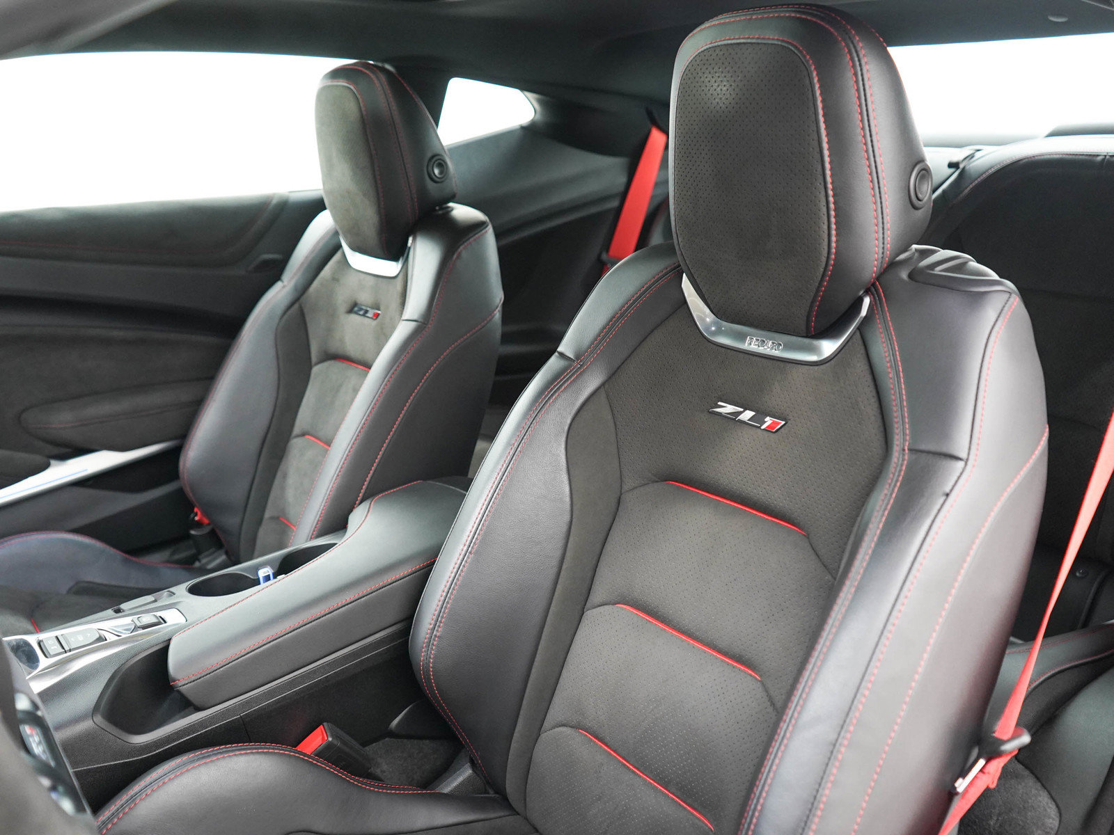 Used 2020 Chevrolet Camaro ZL1 RWD image 27