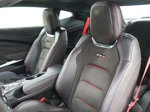 Used 2020 Chevrolet Camaro ZL1 RWD image 27
