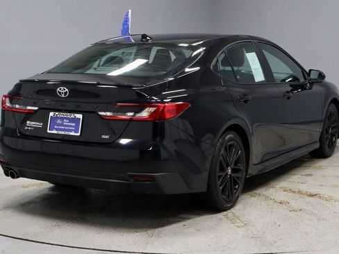 Used 2025 Toyota Camry SE image 11
