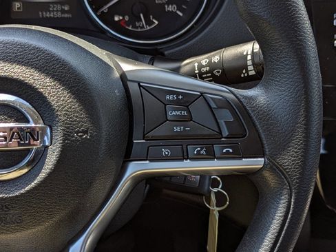 Used 2017 Nissan Rogue S AWD/4WD image 21