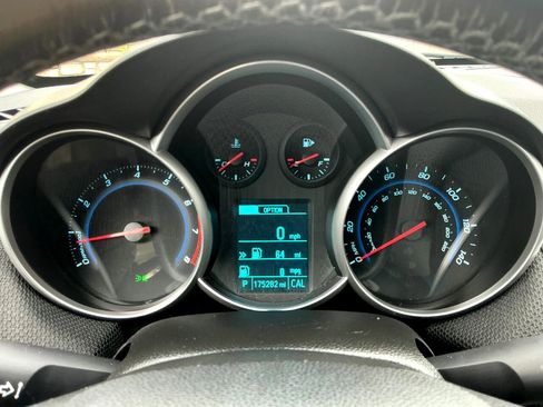 Used 2014 Chevrolet Cruze LT image 21