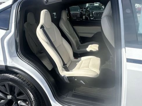 Used 2024 Tesla Model X image 28
