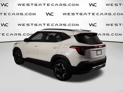 Used 2024 Kia Seltos EX FWD image 42