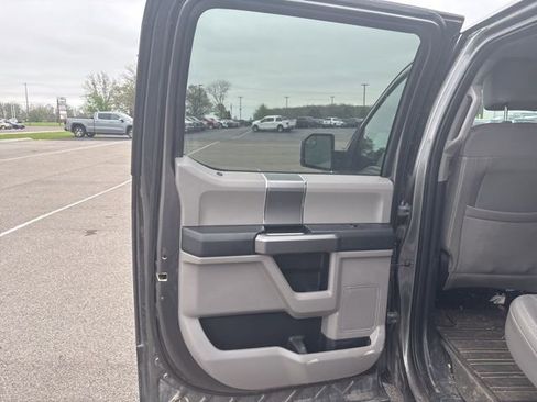 Used 2015 Ford F150 XLT w/ Equipment Group 302A Luxury AWD/4WD image 17