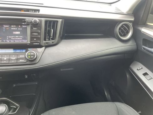 Used 2018 Toyota RAV4 XLE FWD image 16