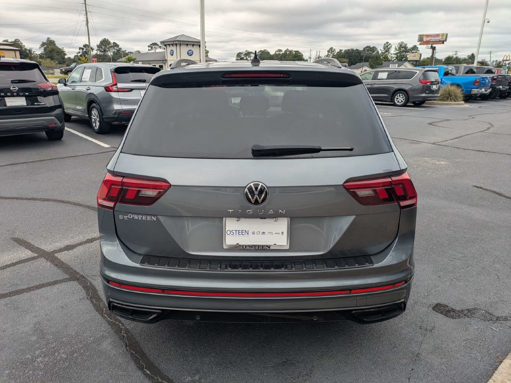Certified 2024 Volkswagen Tiguan SE R-Line FWD image 6