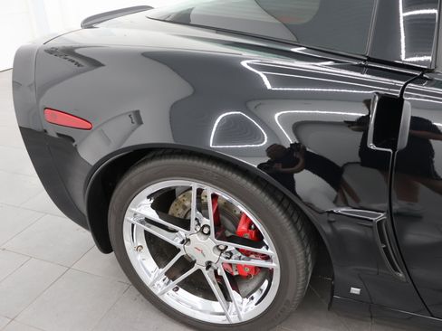 Used 2007 Chevrolet Corvette Z06 w/ Preferred Equipment Group RWD image 22