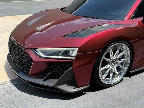 Used 2017 Audi R8 V10 w/ Carbon Exterior Package AWD/4WD image 25