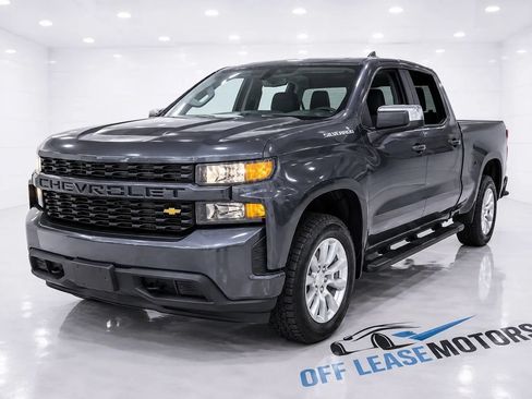 Used 2020 Chevrolet Silverado 1500 Custom w/ Custom Value Package AWD/4WD image 1