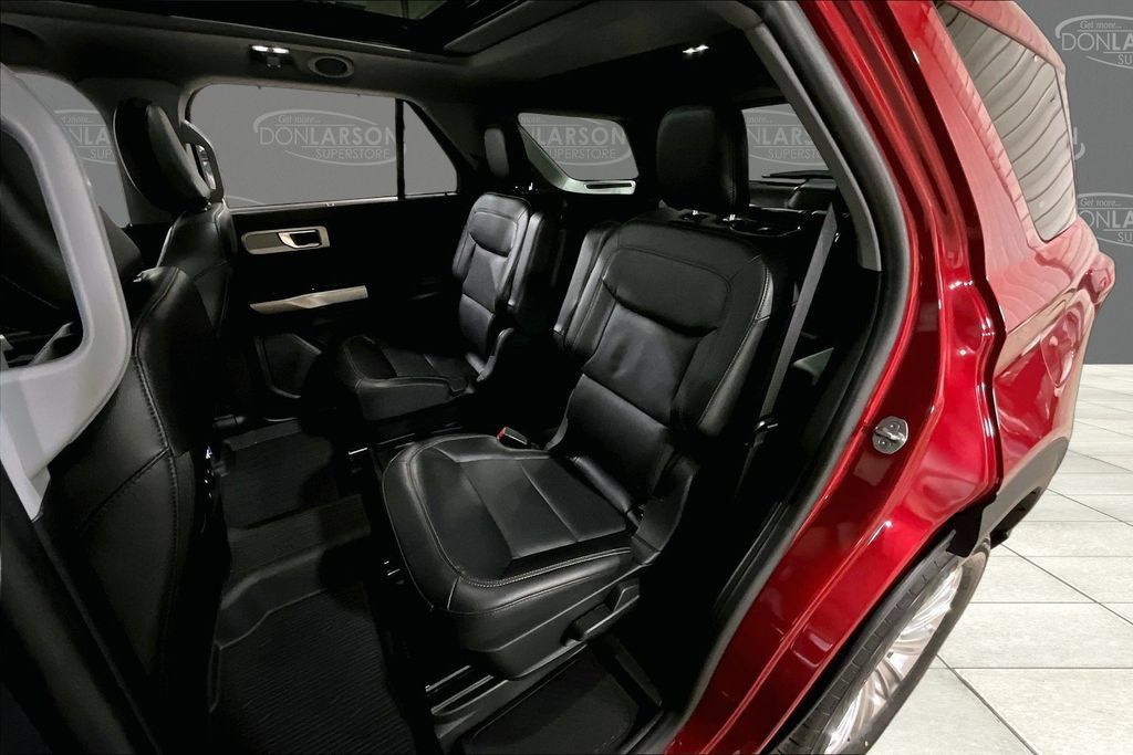 Certified 2021 Ford Explorer Limited w/ Equipment Group 301A AWD/4WD image 17
