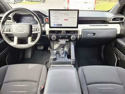 Used 2024 Toyota Tacoma TRD Off-Road AWD/4WD image 15