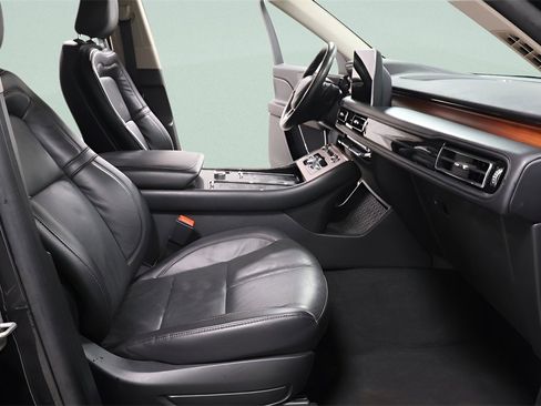 Used 2024 Lincoln Aviator Reserve image 34