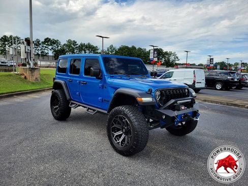 Used 2024 Jeep Wrangler Unlimited Sport AWD/4WD image 8