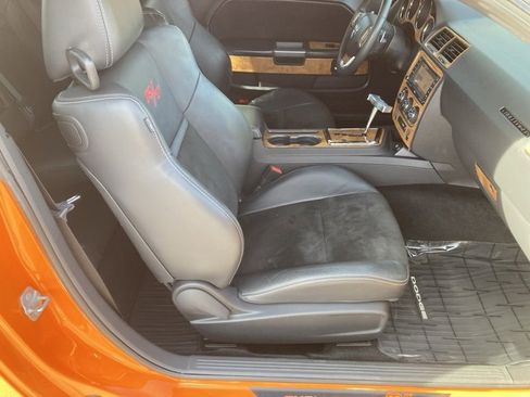 Used 2014 Dodge Challenger R/T image 33