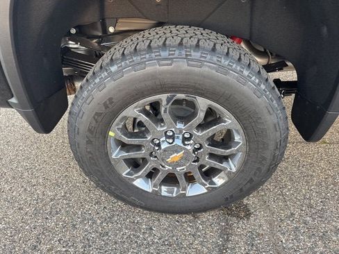 New 2026 Chevrolet Silverado 3500 LT w/ Z71 Chrome Sport Edition image 14