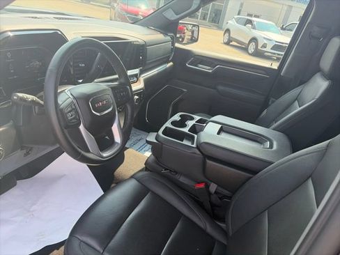 Used 2026 GMC Sierra 1500 SLT AWD/4WD image 16