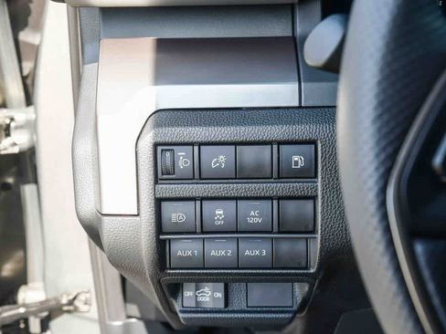 Used 2025 Toyota Tacoma TRD Sport w/ TRD Sport Upgrade Package image 31