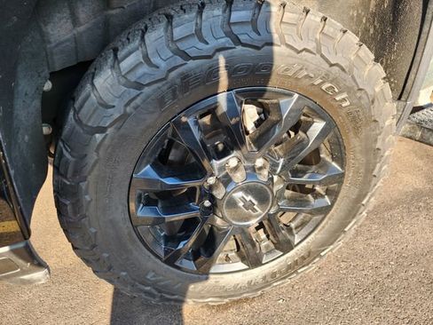 Used 2025 Chevrolet Silverado 2500 LT w/ Trail Boss Package AWD/4WD image 10