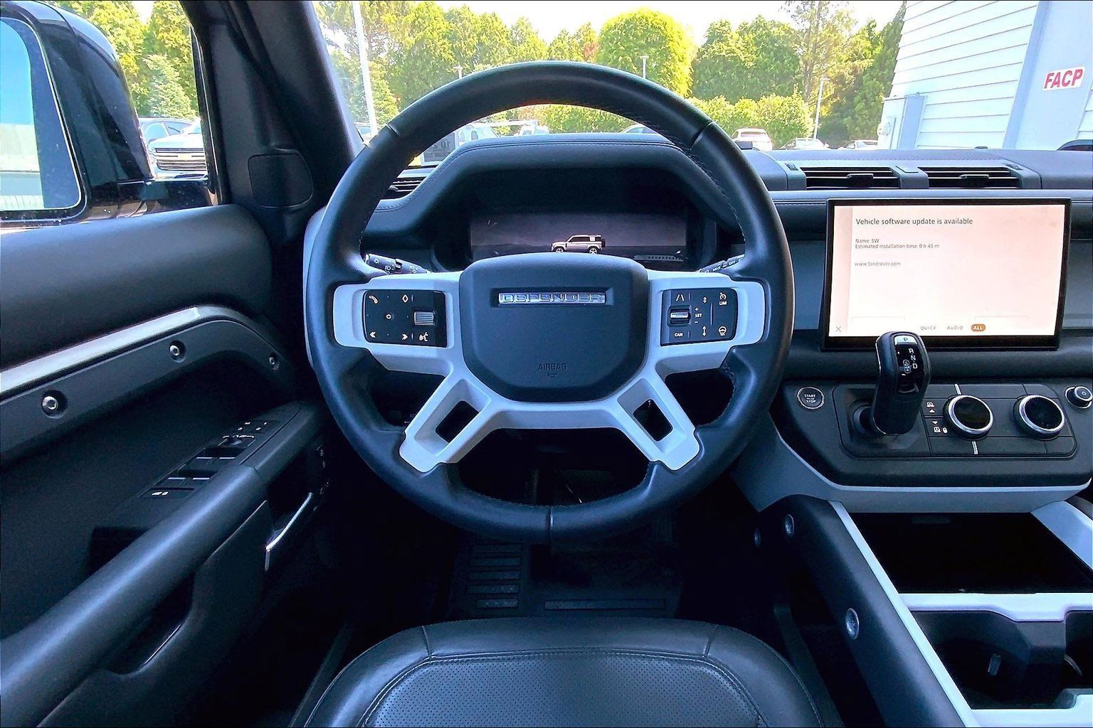 Used 2025 Land Rover Defender 110 X-Dynamic SE AWD/4WD image 11