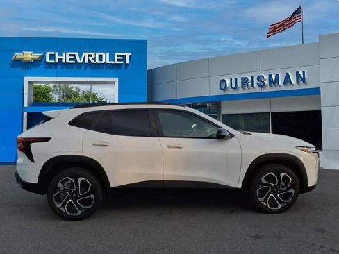 New 2026 Chevrolet Trax RS w/ Driver Confidence Package image 2