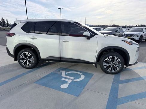 Certified 2021 Nissan Rogue SV image 5