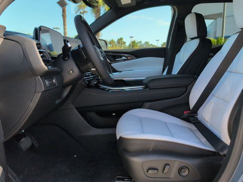 New 2026 Chevrolet Traverse High Country image 19