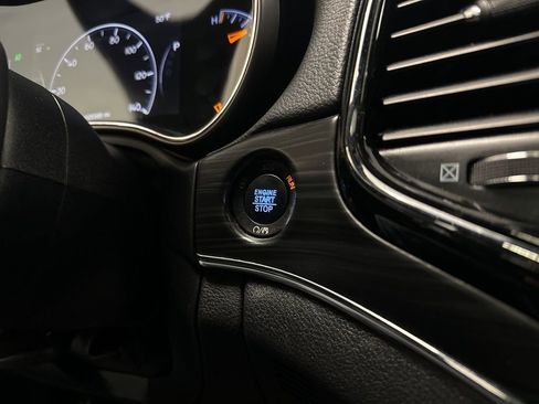 Used 2019 Jeep Grand Cherokee Limited image 20