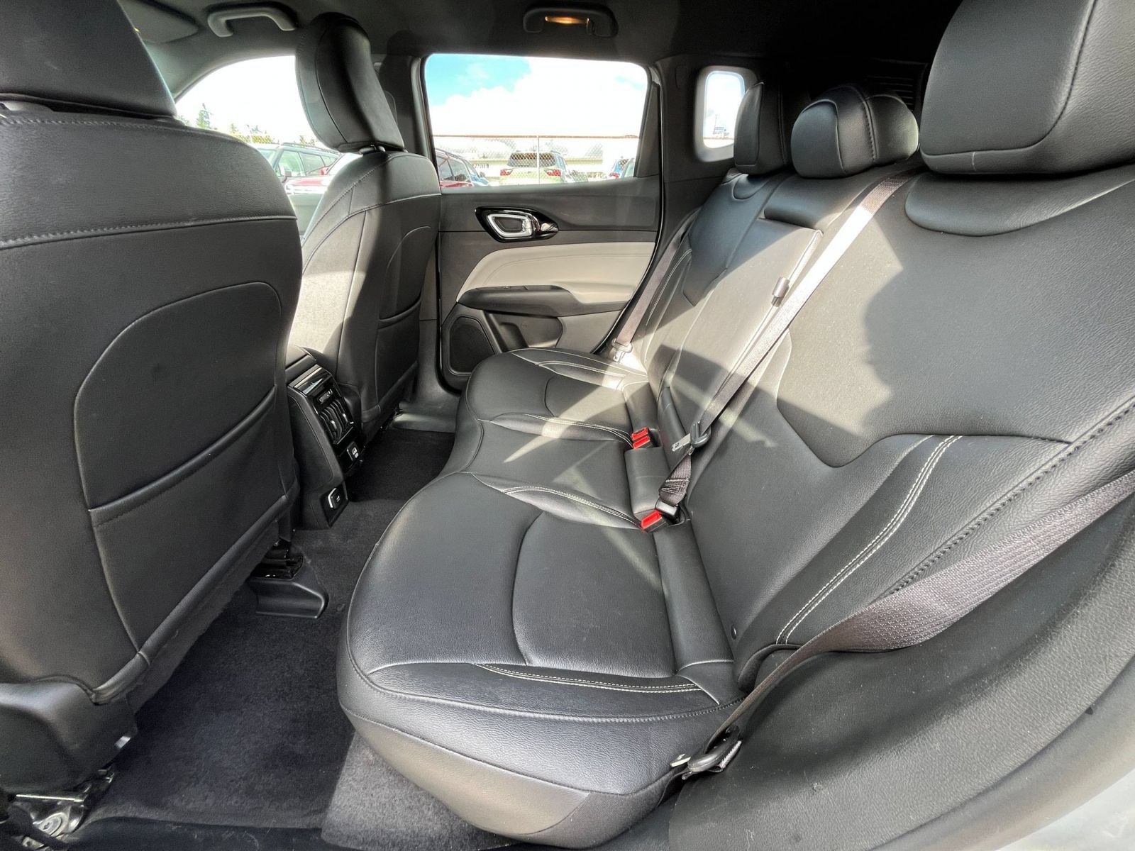 Used 2025 Jeep Compass Limited AWD/4WD image 26