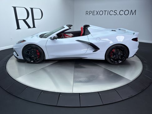 Used 2022 Chevrolet Corvette Stingray Preferred Conv w/ Z51 Performance Package RWD image 2