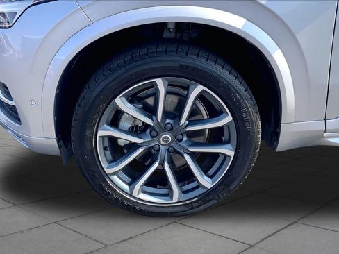 Used 2018 Volvo XC90 T5 Momentum w/ Convenience Package AWD/4WD image 11