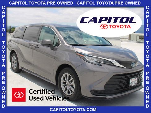 Certified 2023 Toyota Sienna LE FWD image 1