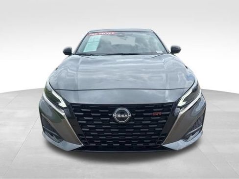 Used 2023 Nissan Altima 2.0 SR FWD image 4