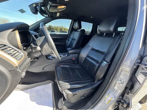 Used 2017 Jeep Grand Cherokee Limited image 13