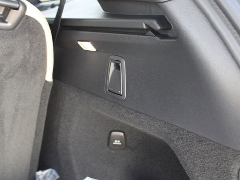 New 2026 Volvo XC90 T8 Plus w/ Protection Package Premier image 52