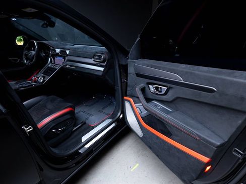 Used 2024 Lamborghini Urus Performante AWD/4WD image 64