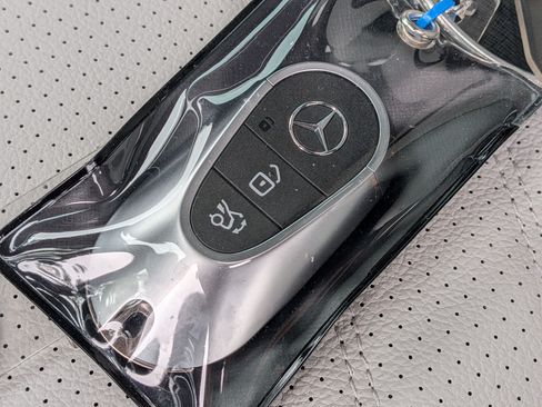 Used 2026 Mercedes-Benz GLC 300 4MATIC image 36