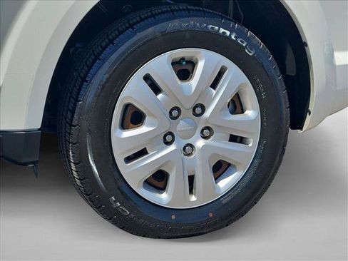 Used 2020 Dodge Journey SE FWD image 30