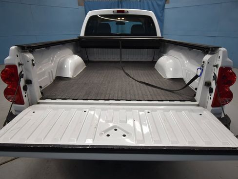 Used 2011 Dodge Dakota Big Horn image 28