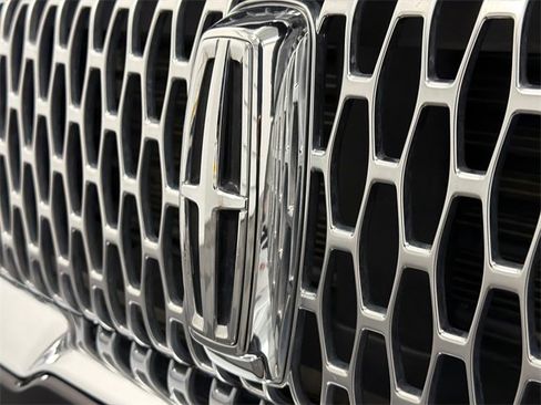 Used 2022 Lincoln Corsair FWD image 13