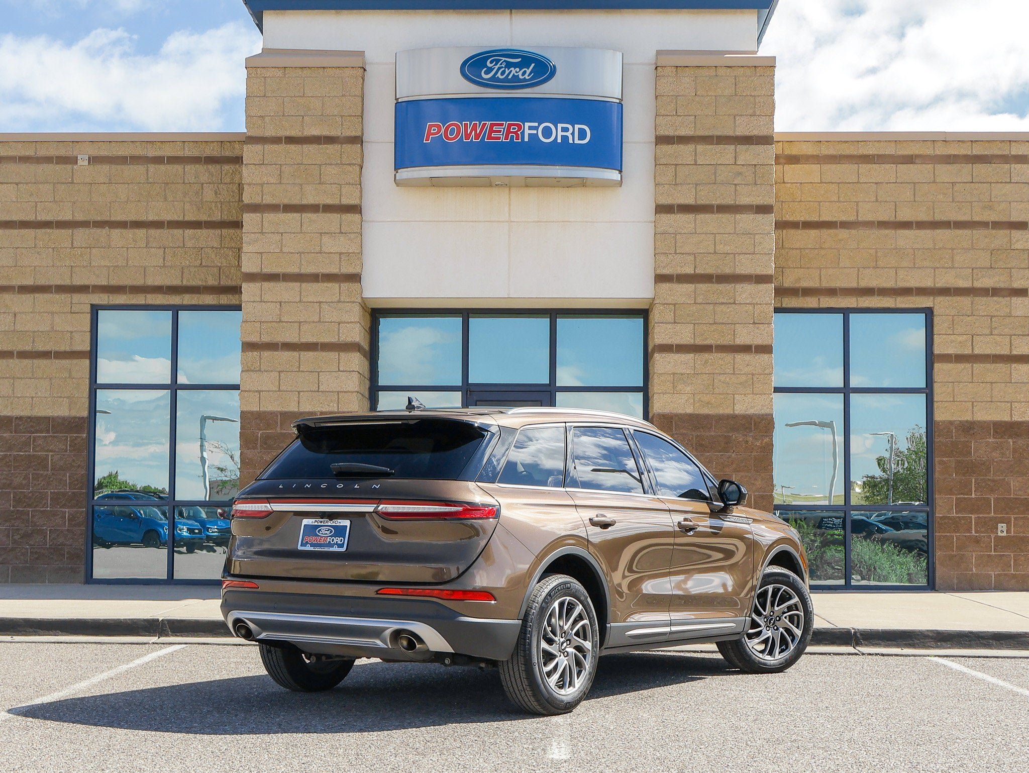 Used 2022 Lincoln Corsair AWD w/ Equipment Group 101A image 6