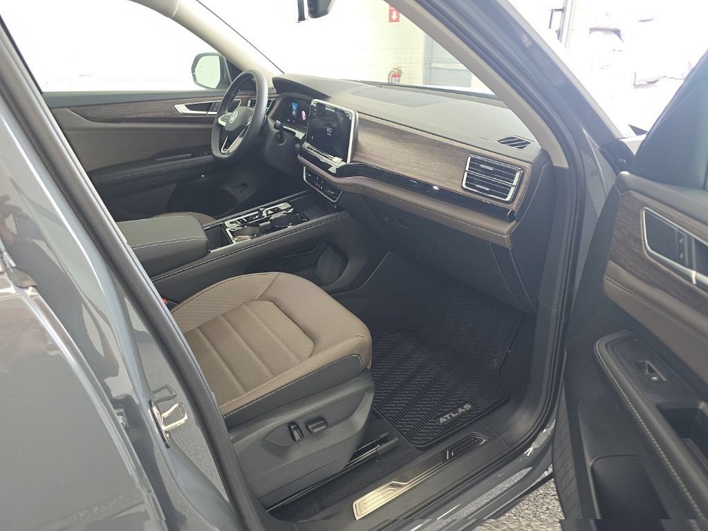 New 2026 Volkswagen Atlas SEL AWD/4WD image 9