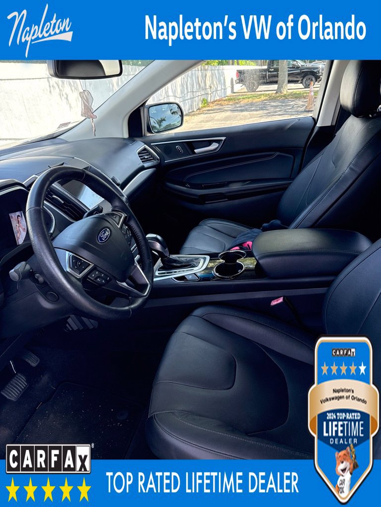Used 2018 Ford Edge Titanium w/ Equipment Group 301A FWD image 3