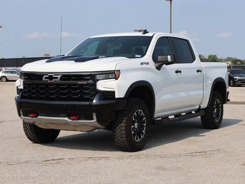 Used 2025 Chevrolet Silverado 1500 ZR2 w/ Technology Package AWD/4WD image 6