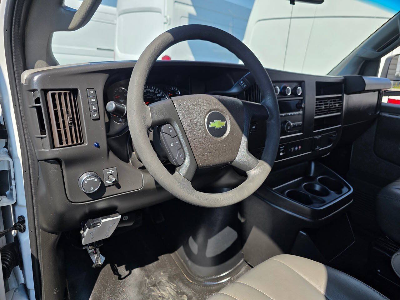 Used 2020 Chevrolet Express 2500 Extended w/ Driver Convenience Package RWD image 18