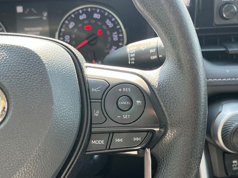 Used 2022 Toyota RAV4 LE FWD image 26