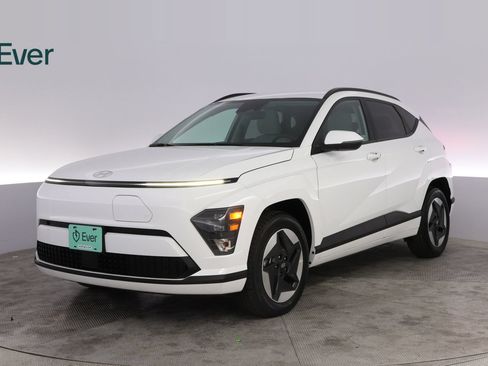 Used 2025 Hyundai Kona SEL FWD image 2