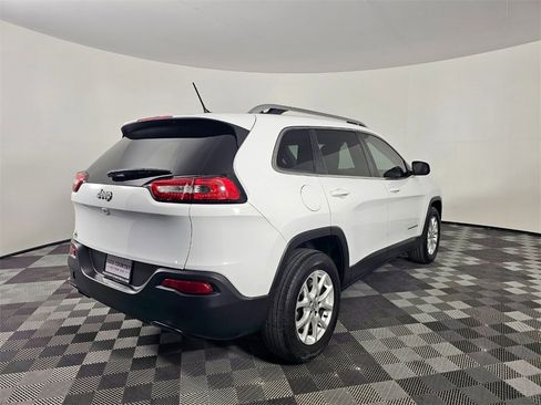 Used 2015 Jeep Cherokee Latitude w/ Cold Weather Group image 8
