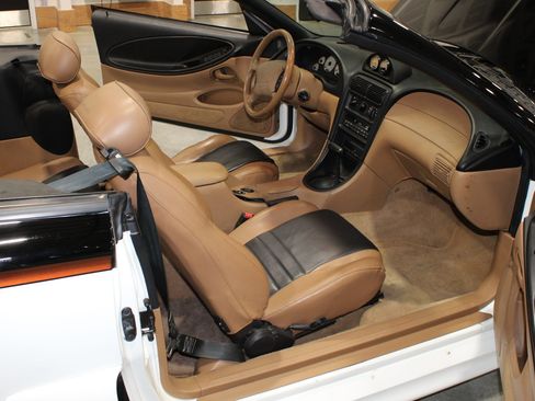 Used 1995 Ford Mustang GT RWD image 7