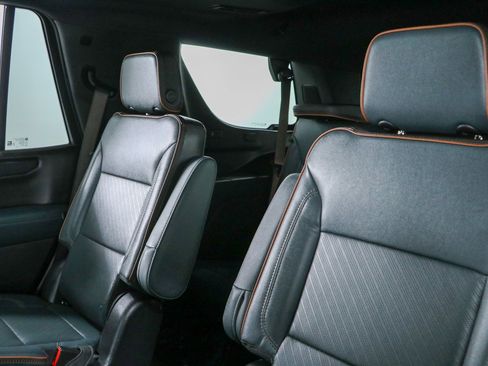 Used 2025 GMC Yukon AT4 w/ AT4 Premium Plus Package AWD/4WD image 30