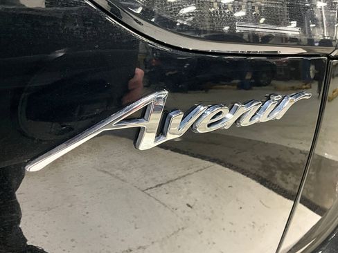 Used 2023 Buick Envision Avenir AWD/4WD image 11